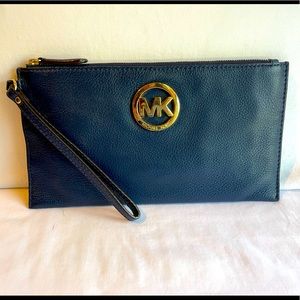 Michael Kors Jetset Fulton Navy Envelope wristlet! Zipper closure.